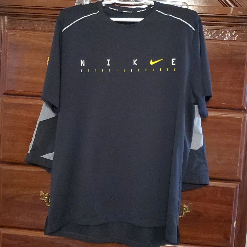 GUC Nike Trunks/shorts and Tshirt - Picture 2 of 4